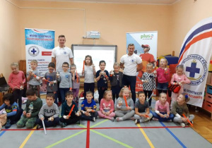 instruktorzy i dzieci