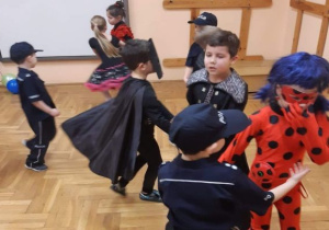tańce dzieci w parach