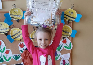 nagrodzona w konkursie recytatorskim Julka K. z dyplomem