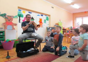 tata gra na trąbce