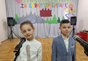 duet z tancerką z Publicznego Przedszkola Nr 10 "Pod Słoneczkiem" w Zduńskiej Woli