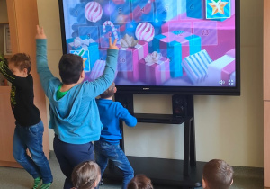 zabawy z tablicą multimedialną