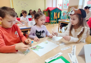 nasza przedszkolaki rozwiązują zadanie w czasie konkursu