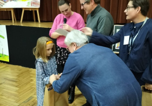 Antonina podczas wręczania nagrody