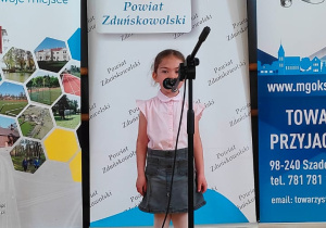 Zosia podczas recytacji