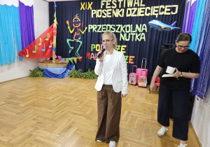 powitanie gości i uczestników festiwalu przez panią Agnieszkę Sapiejkę - dyrektorkę Publicznego Przedszkola Nr 10 "Pod Słoneczkiem" w Zduńskiej Woli