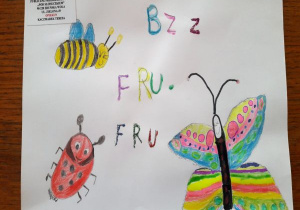 praca: tęczowe motyle i pszczoły i biedronka narysowane kredkami