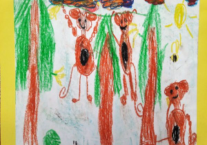 praca:3 małpki wśród drzew, dwie wiszą wśród drzew a jedna siedzi pod drzewem