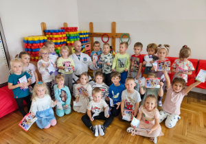 zdjęcie grupowe z trenerem