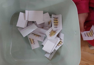 losy z zadaniami dla dzieci