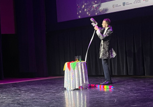 Czarodziej podczas występu