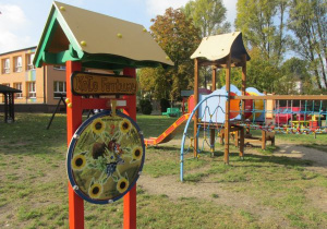 koło fortuny na placu zabaw