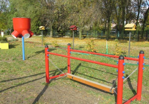 "W zdrowym ciele zdrowy duch" czyli trap i kosz na placu zabaw